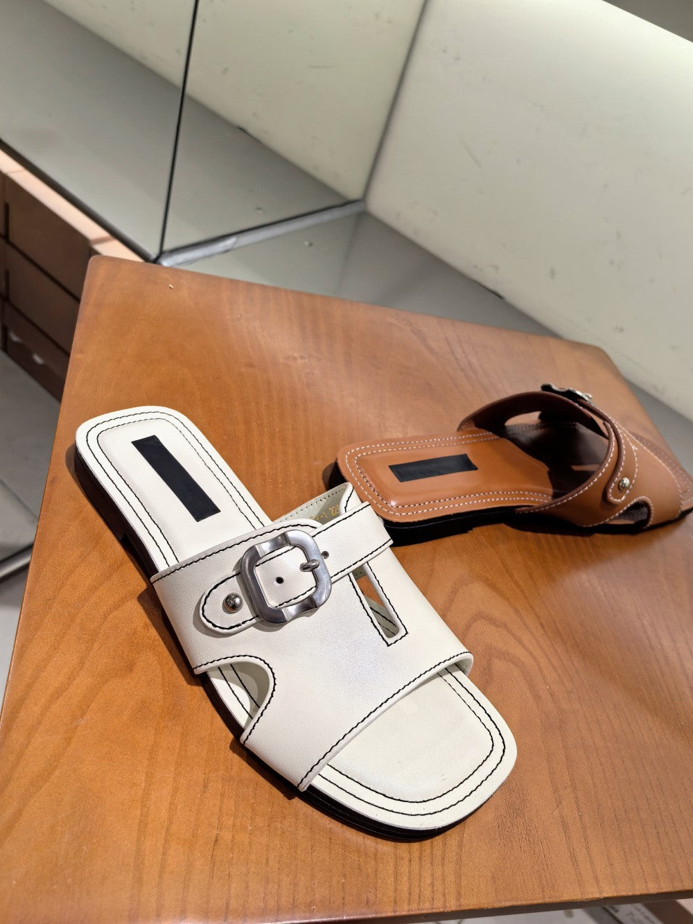 Lässige Flache Sandalen aus Rindsleder