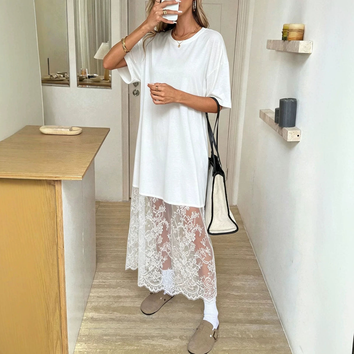 Lässiges Kurzarm‑Kleid mit Spitzenbesatz – Bild 2 | LuxeStyle