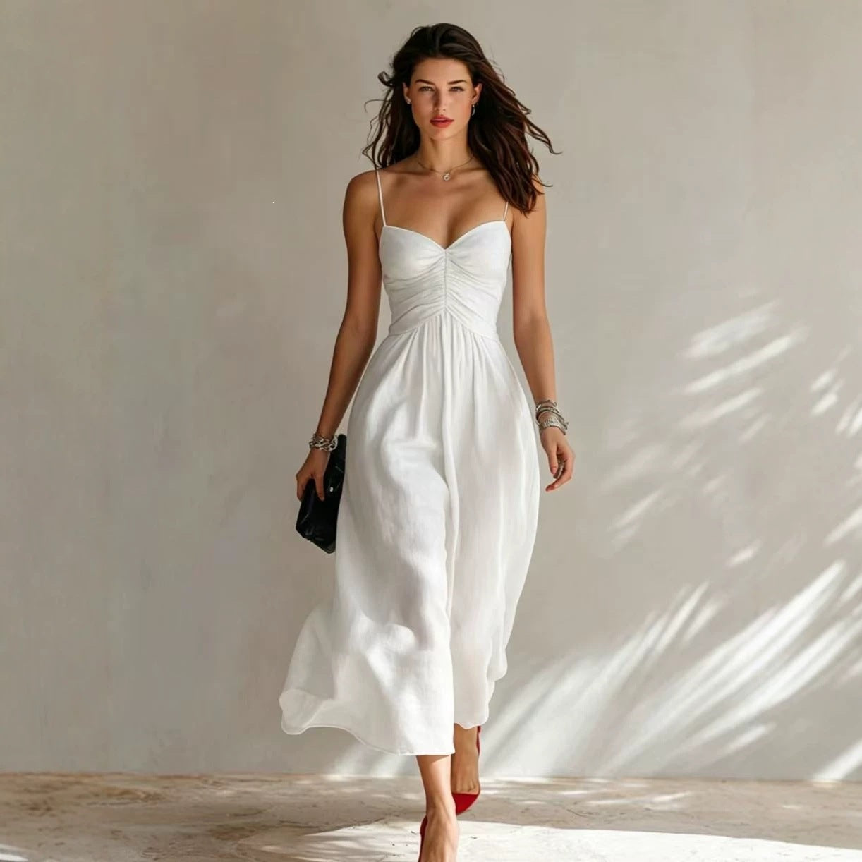 Sommer-Strap-Dress mit Falten in Rot, Schwarz & Weiß