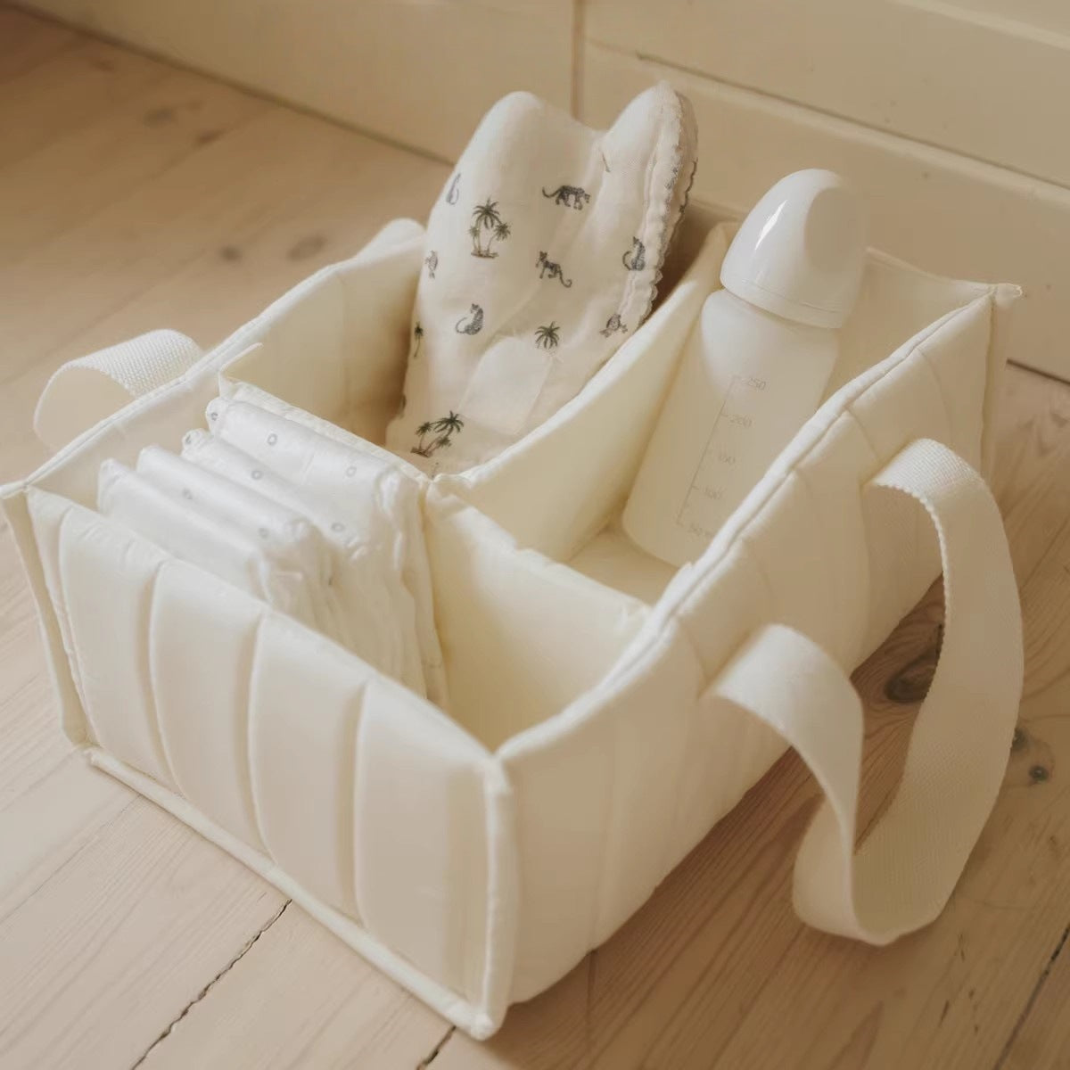 Beigener Aufbewahrungskorb für Babybett – Bild 3 | LuxeStyle