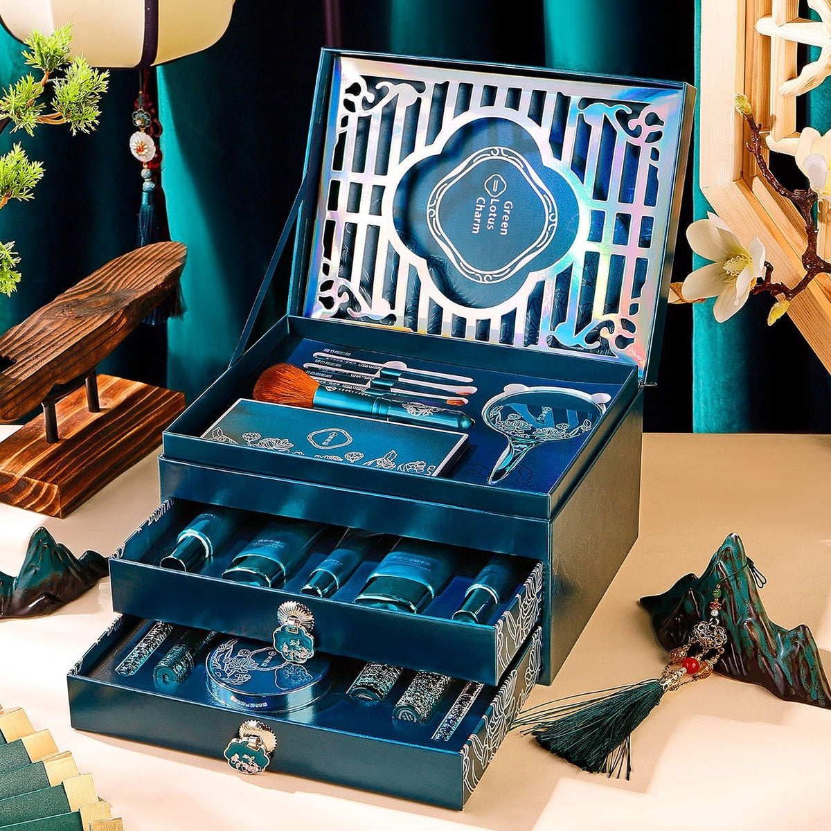 Green Lotus Beauty Make-up & Pflegeset (18-teilig) | LuxeStyle