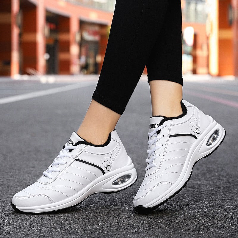 Damen-Sneaker aus Lederimitat mit Schnürung