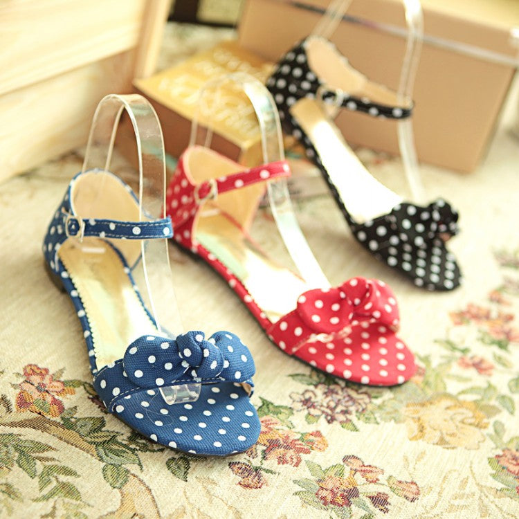 Flache Schuhe mit Polka-Dot-Schleife – Bild 10 | LuxeStyle