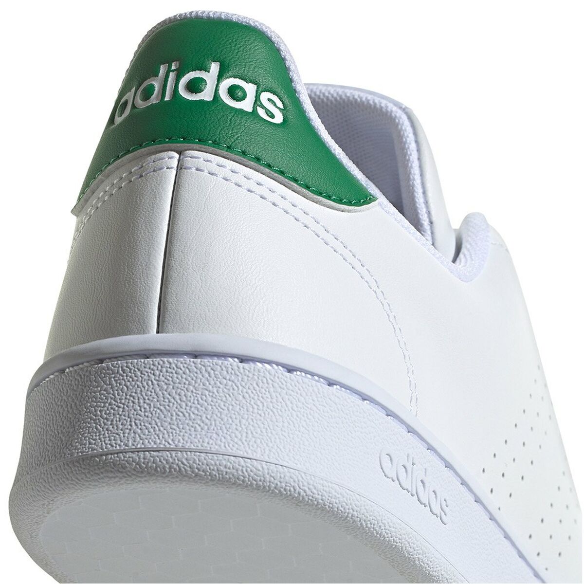 Weiße Herren Sneaker – Klassisch & bequem.