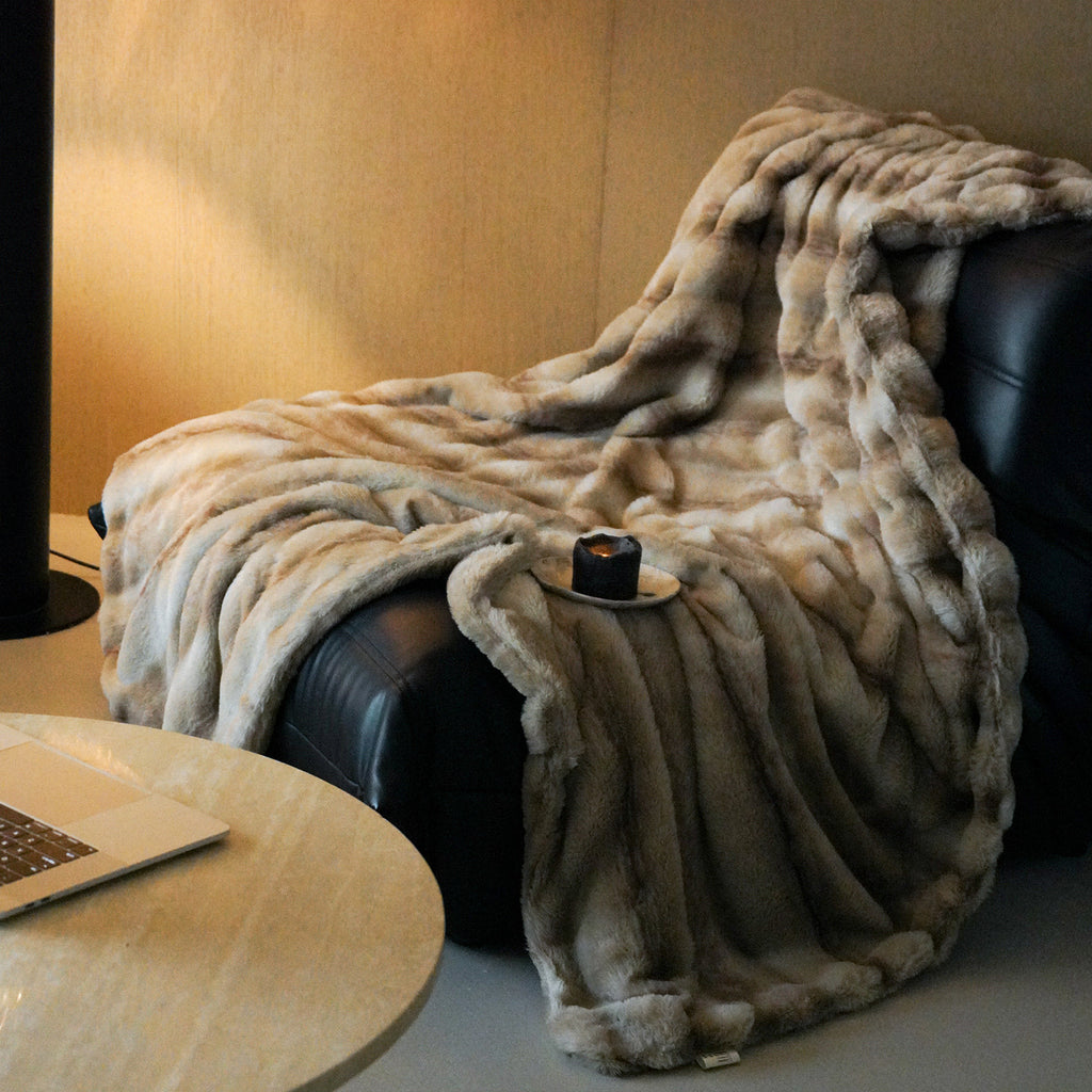 Amerikanische Luxus-Fleece-Decke mit Kaninchenfell-Optik