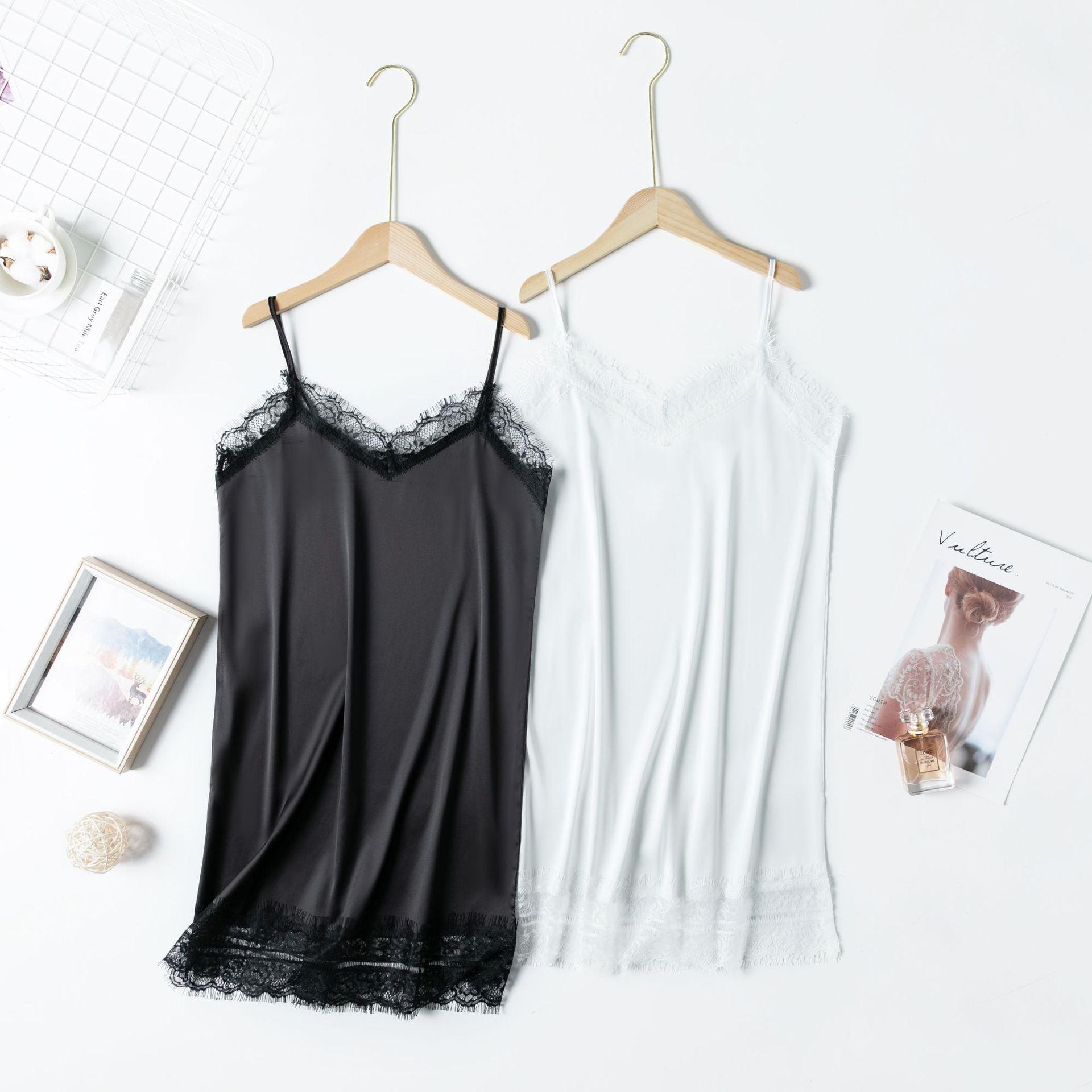 Seidiges Spitzenkleid