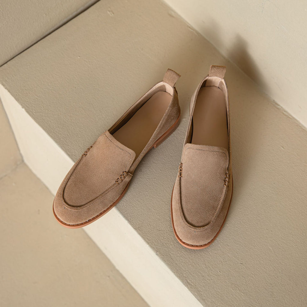 Slipper aus Wildleder mit niedrigem Absatz