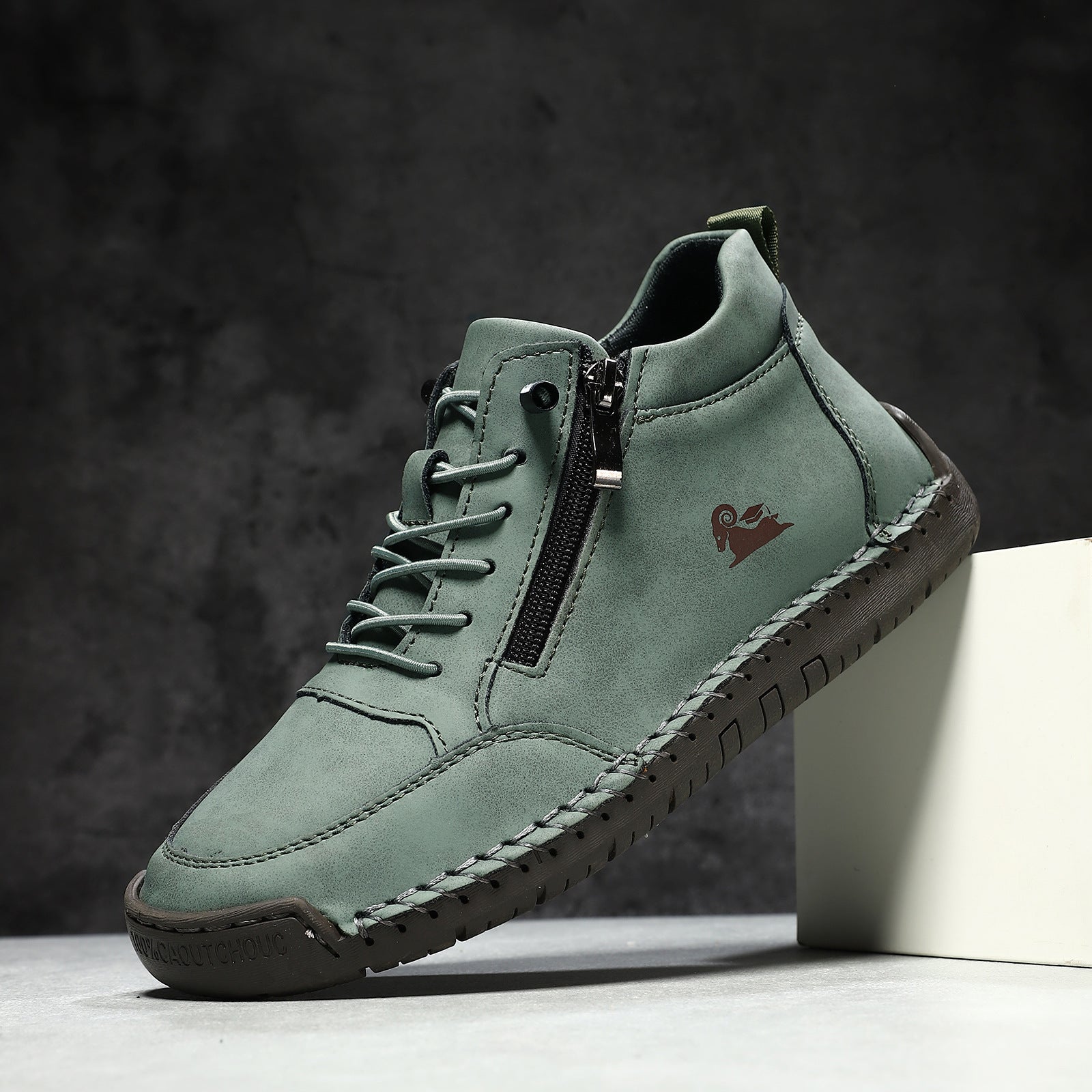 Handgenähte Damen-Freizeitschuhe mit weicher Sohle