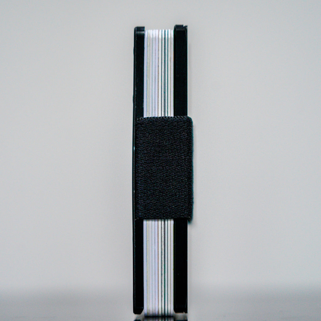 Kartenetui aus Aluminium