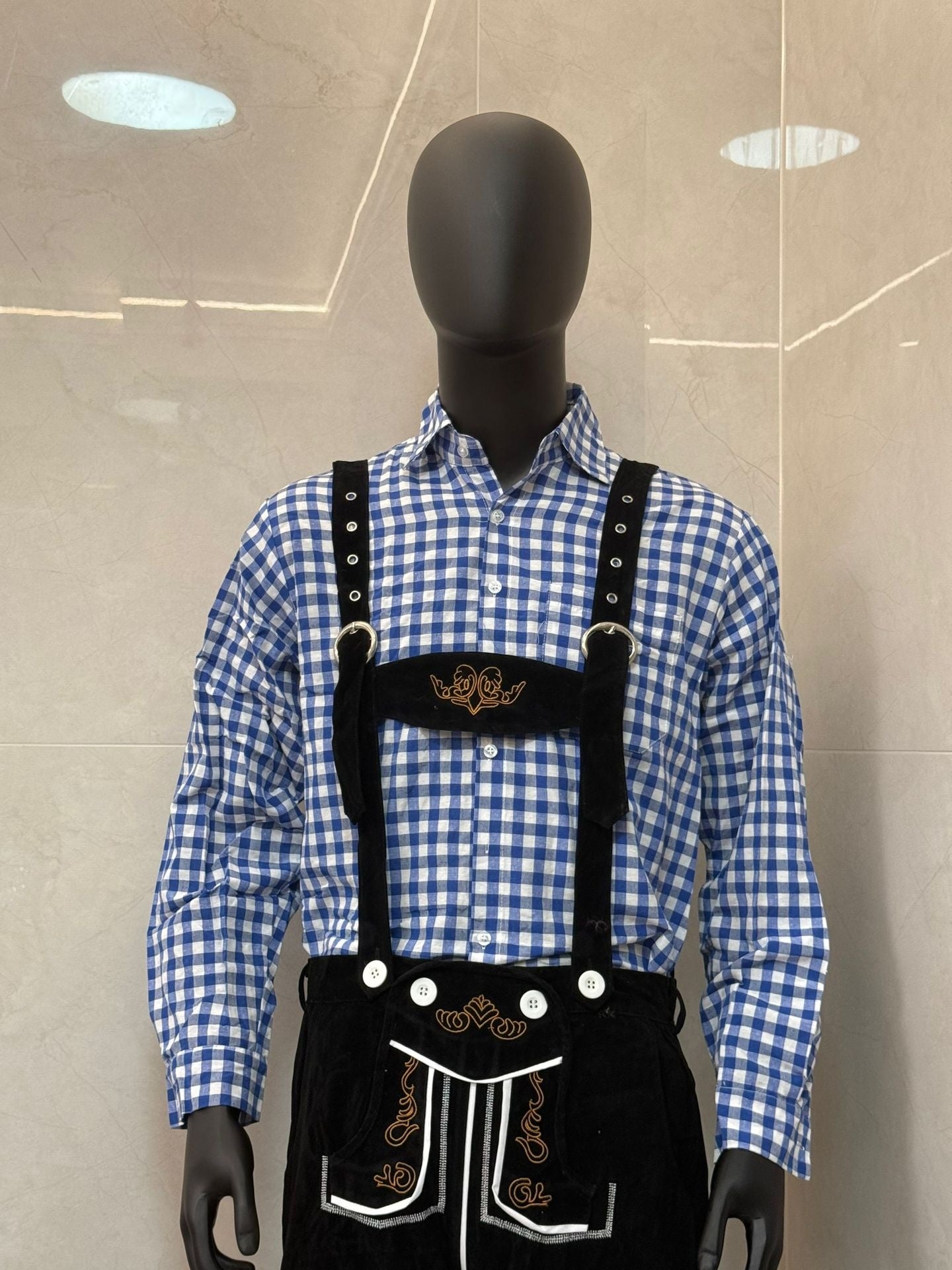 Traditionelles Herren-Outfit für festliche Anlässe