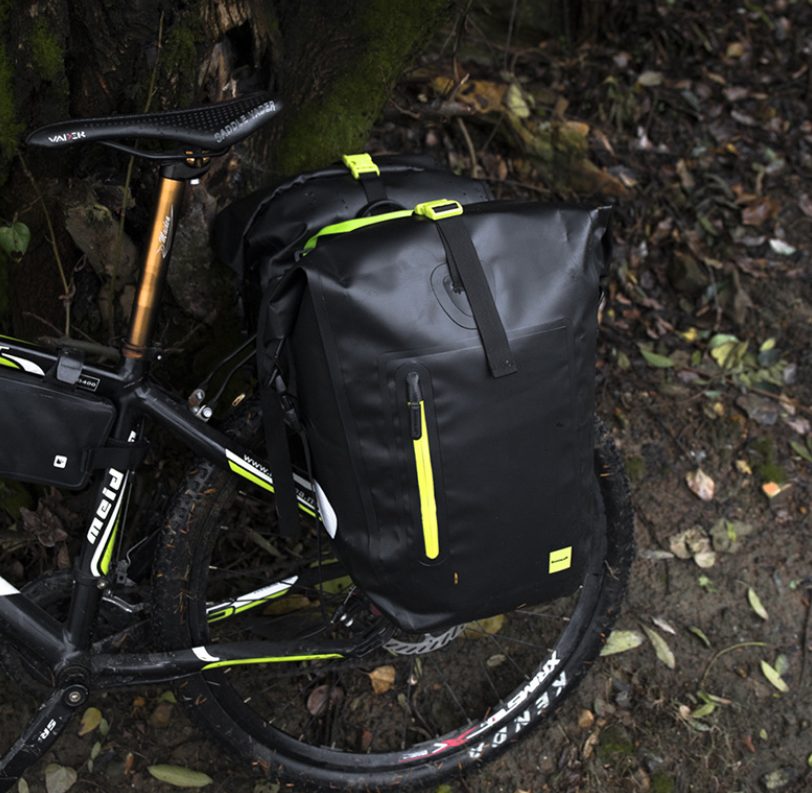 Wasserdichter Rucksack für Velofahrten | LuxeStyle