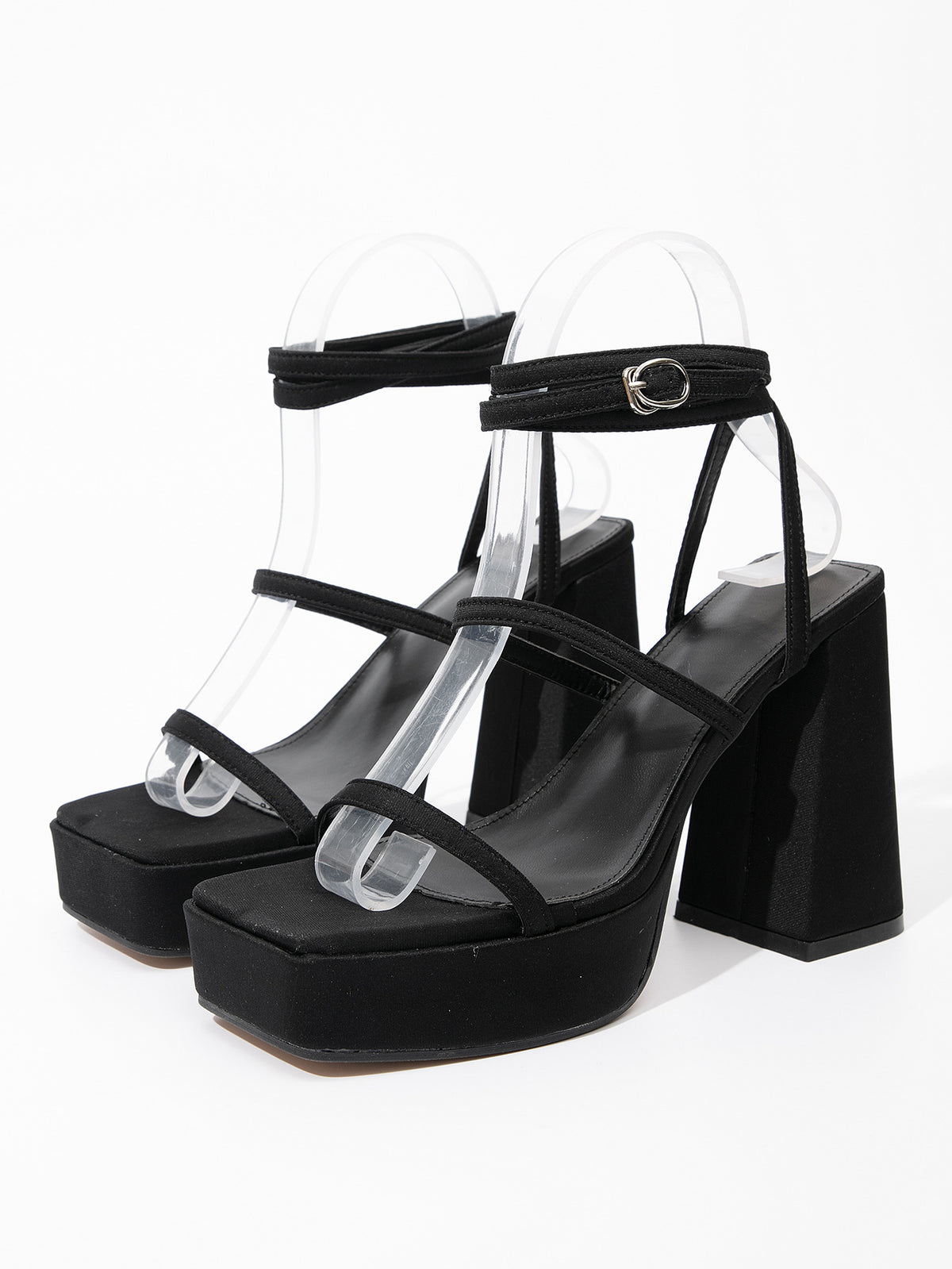 Sandalen mit Schnallen und Blockabsatz – Bild 6 | LuxeStyle