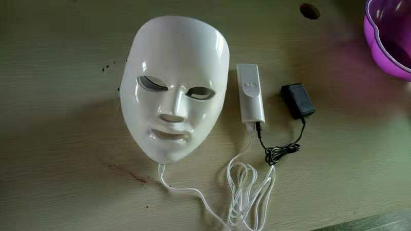 LED-Maske für Hautverjüngung