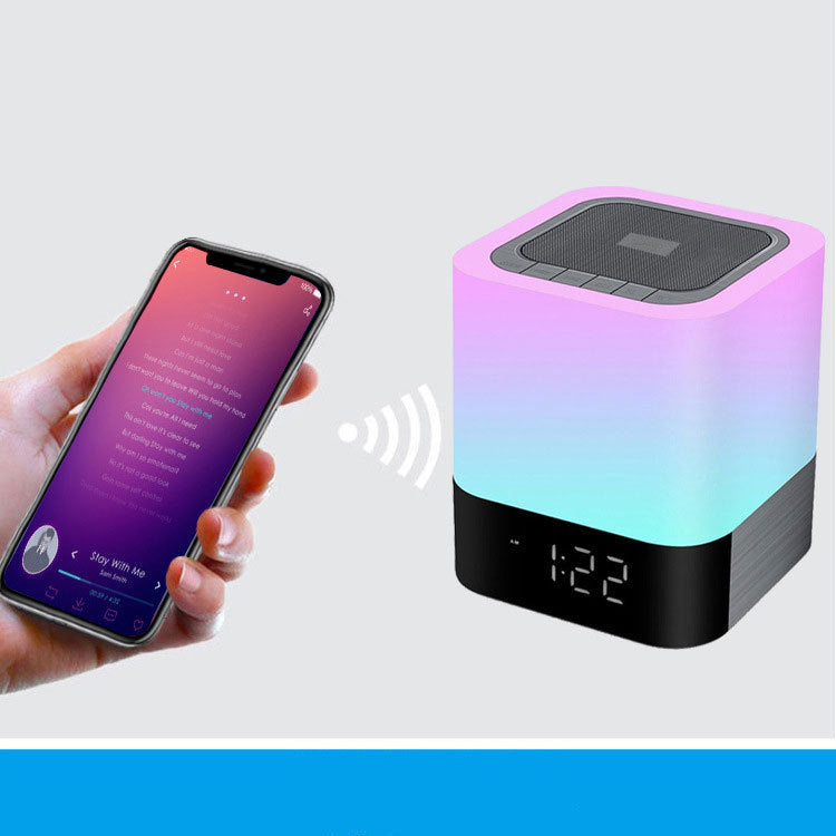 Bluetooth Lautsprecher mit Nachtlicht & Uhr – Bild 5 | LuxeStyle