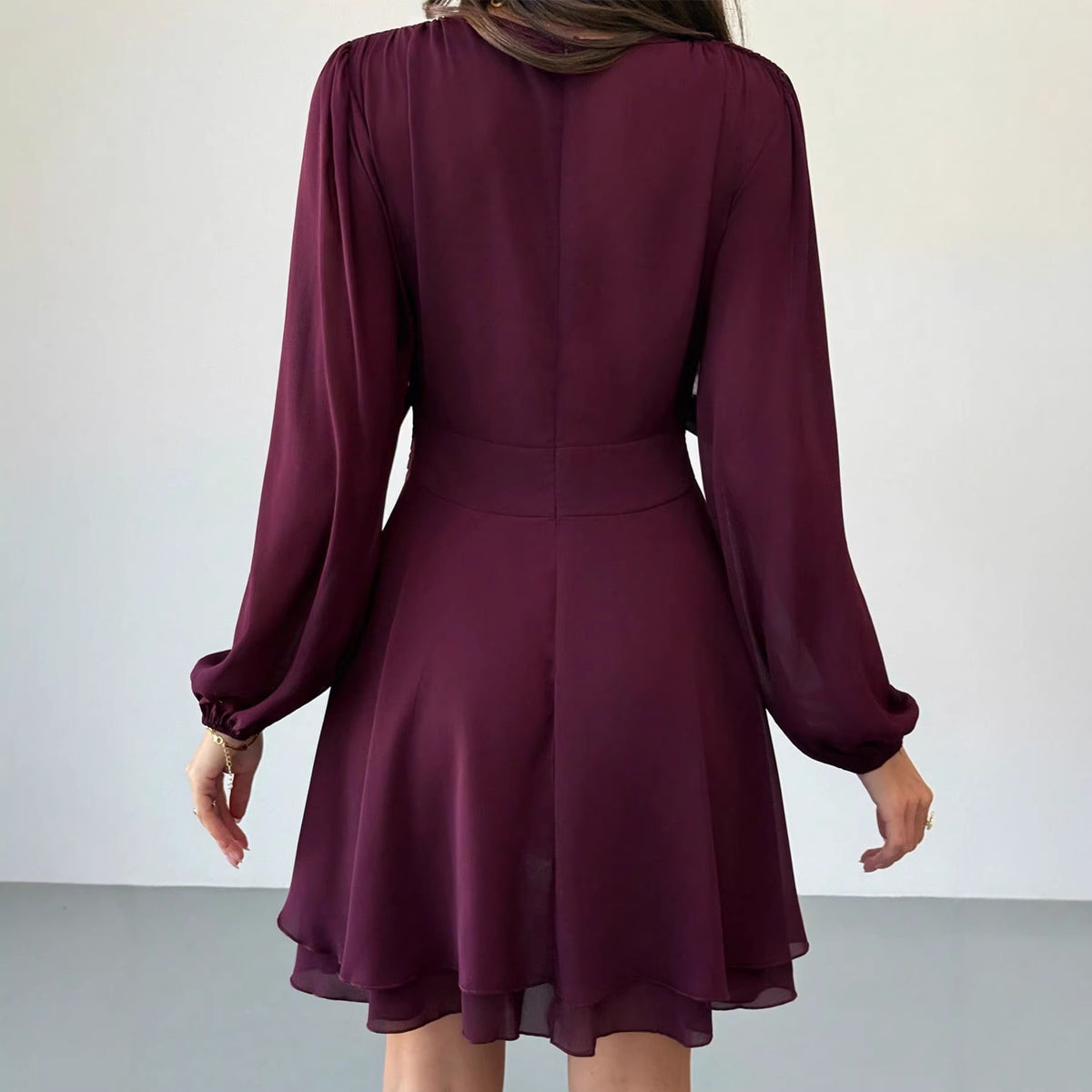 Figurbetontes A-Linien-Kleid mit Schnürung – Bild 2 | LuxeStyle