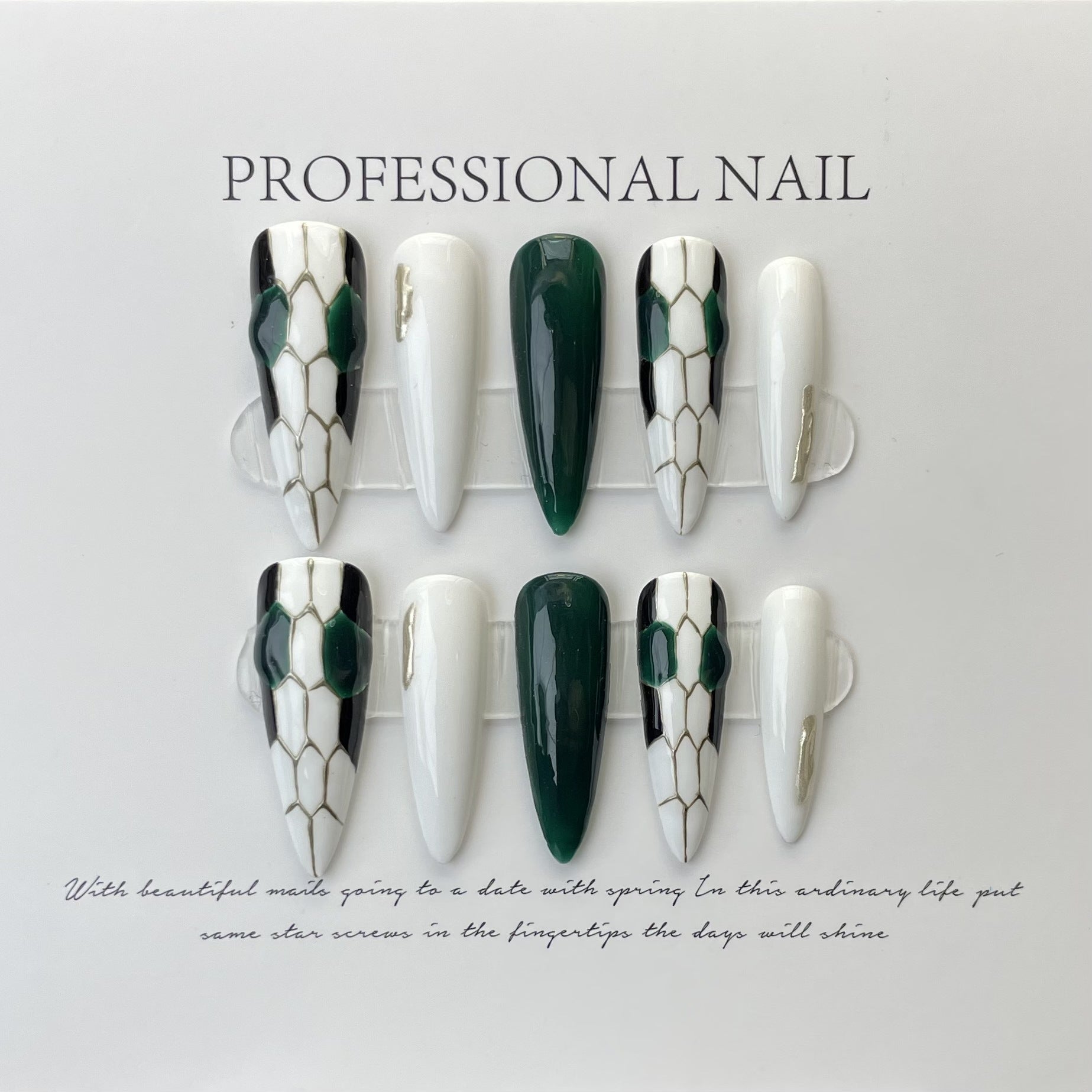 Nagel-Set Schlangenkopf-Design