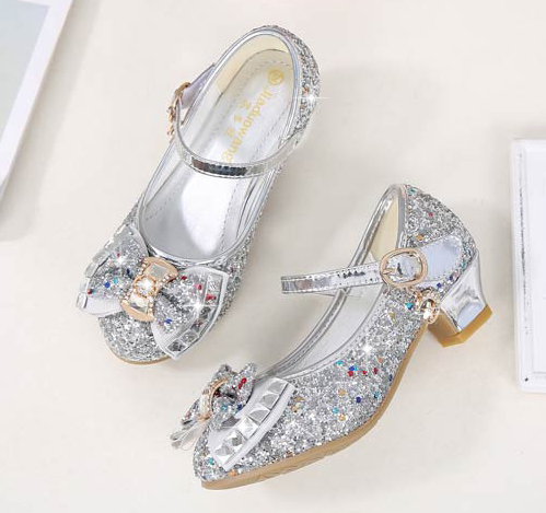 Tanzprinzessin-Schuhe mit Nieten – Bild 8 | LuxeStyle