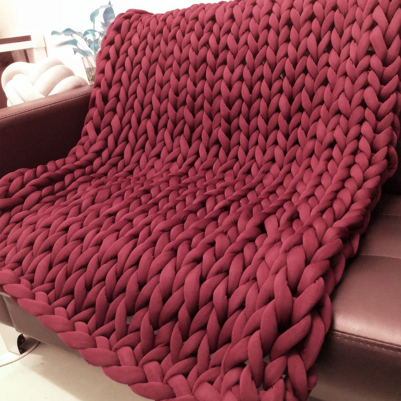 Grobgewobene Strickdecke aus Chenille-Garn