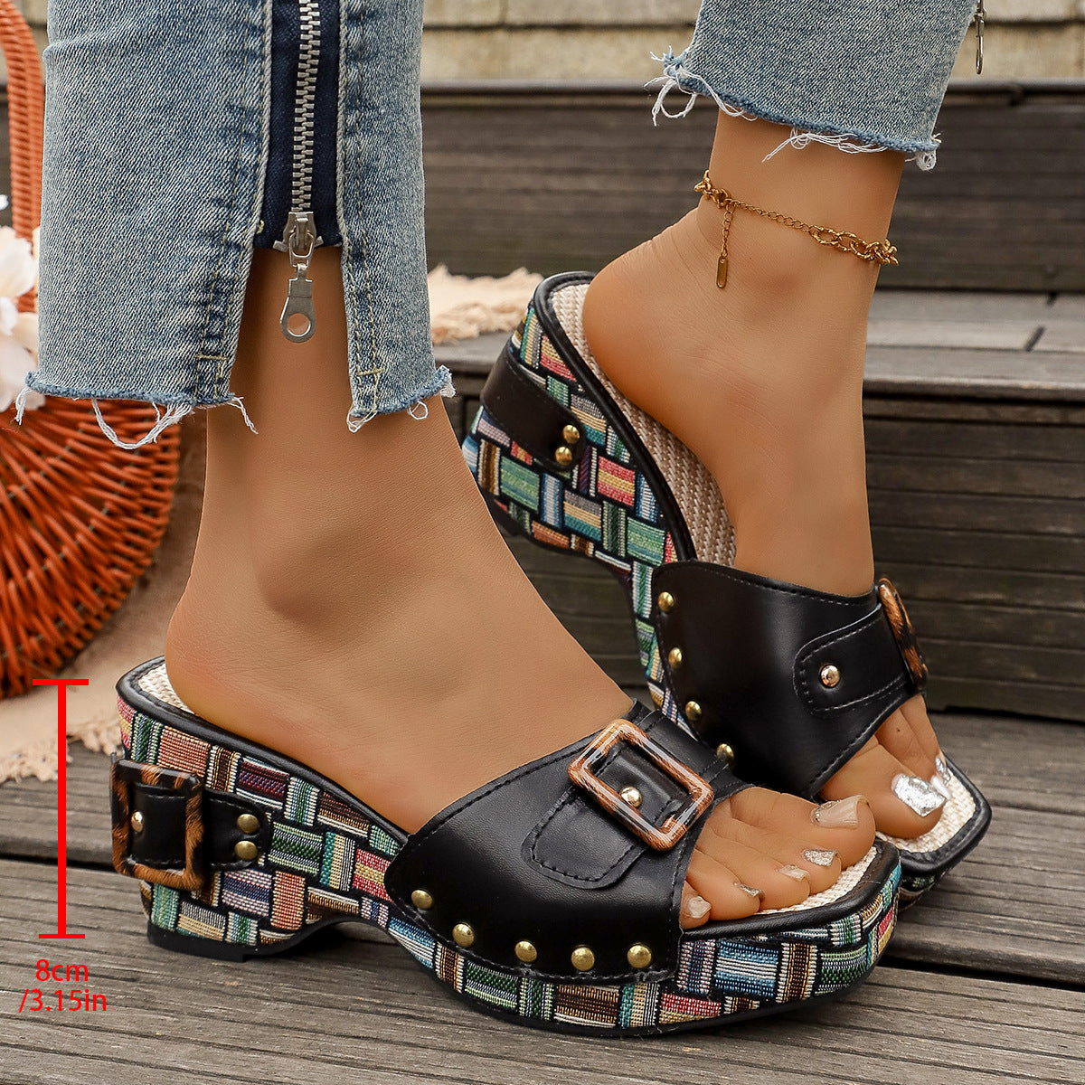 Trend-Keilsandalen mit Nieten