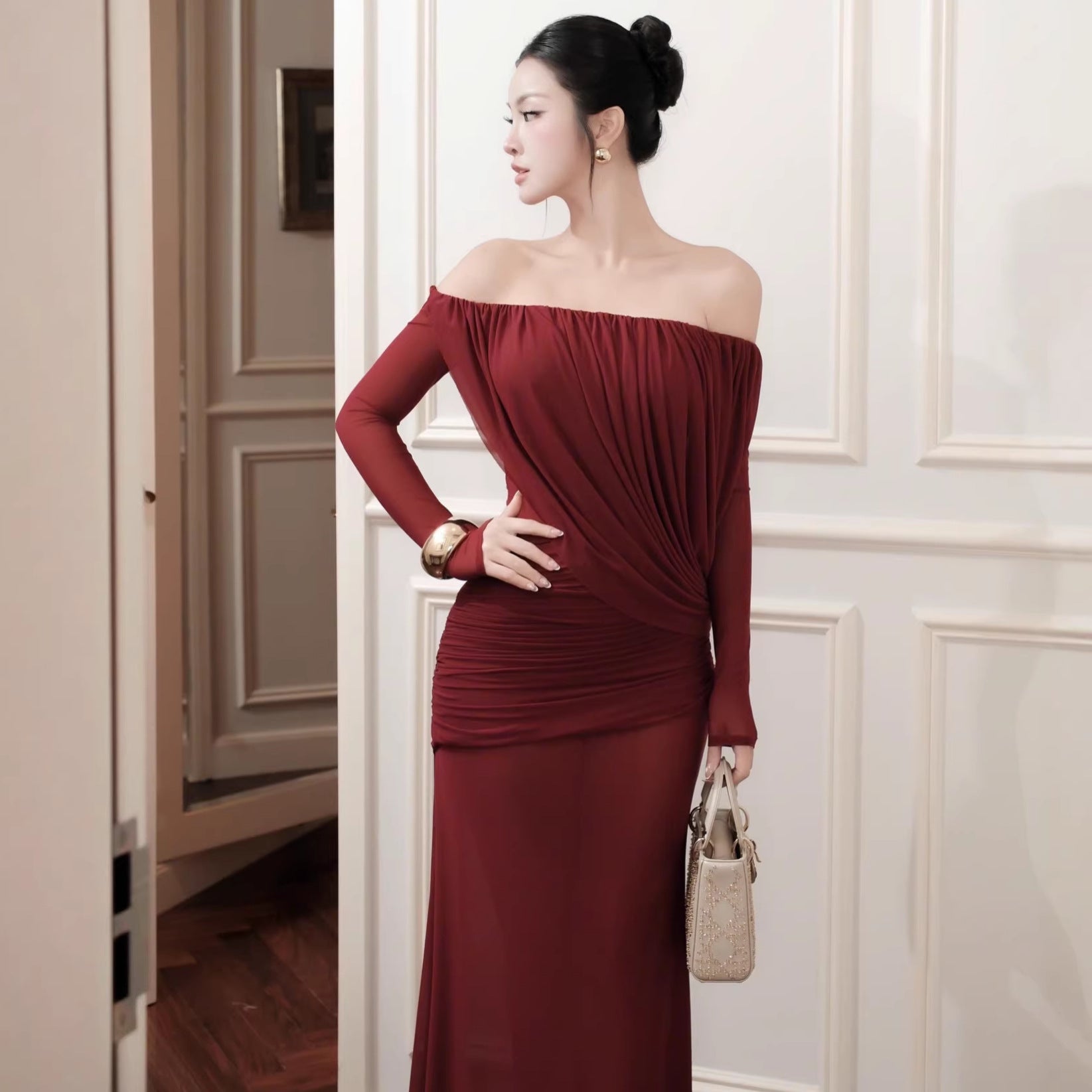 Off-Shoulder Kleid mit geradem Schnitt