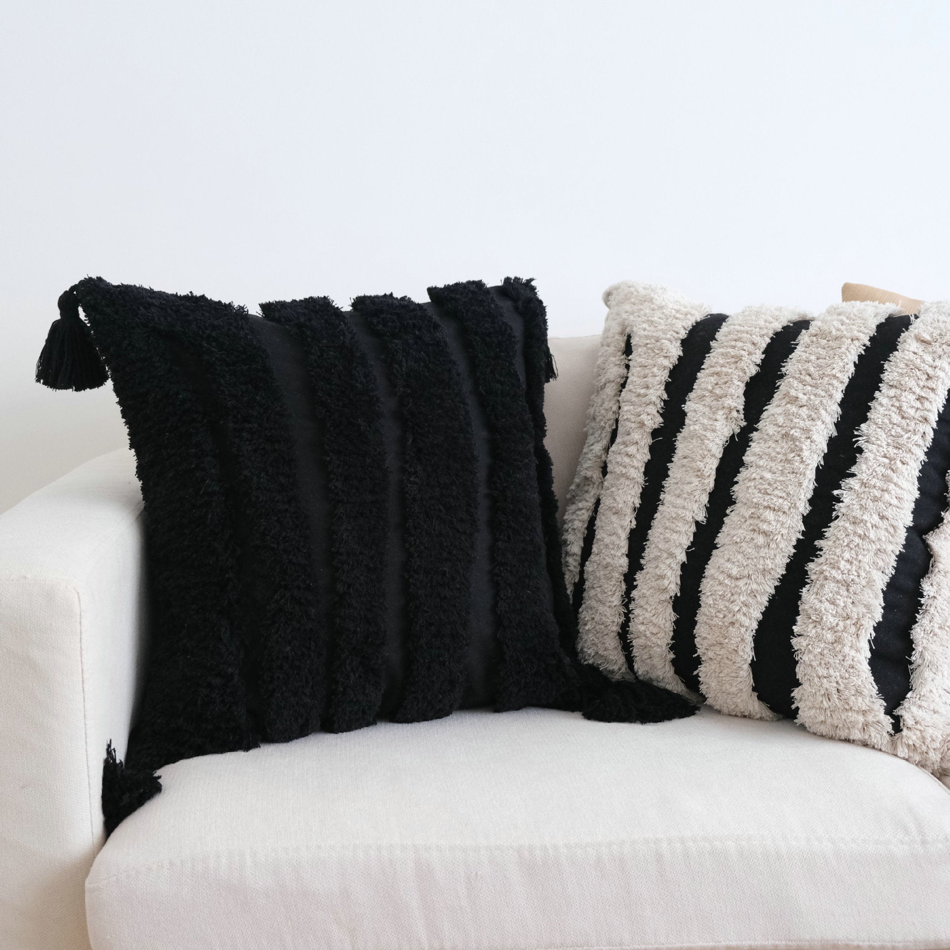 Kissenbezug mit Quasten – Beige/Schwarz