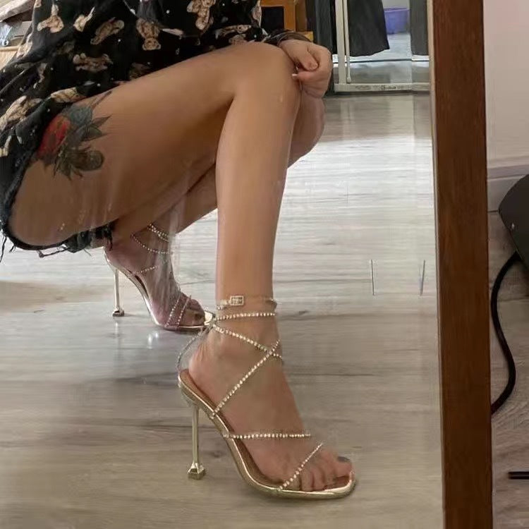 Riemchen High Heels mit offener Spitze