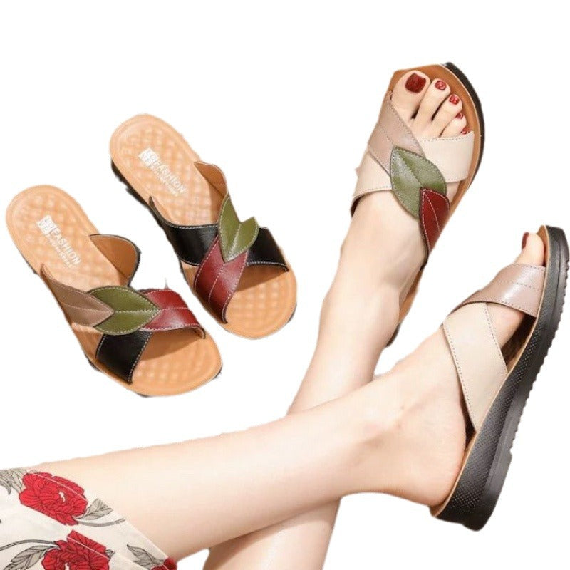 Bequeme Leder-Sandalen mit flacher Sohle – Bild 4 | LuxeStyle