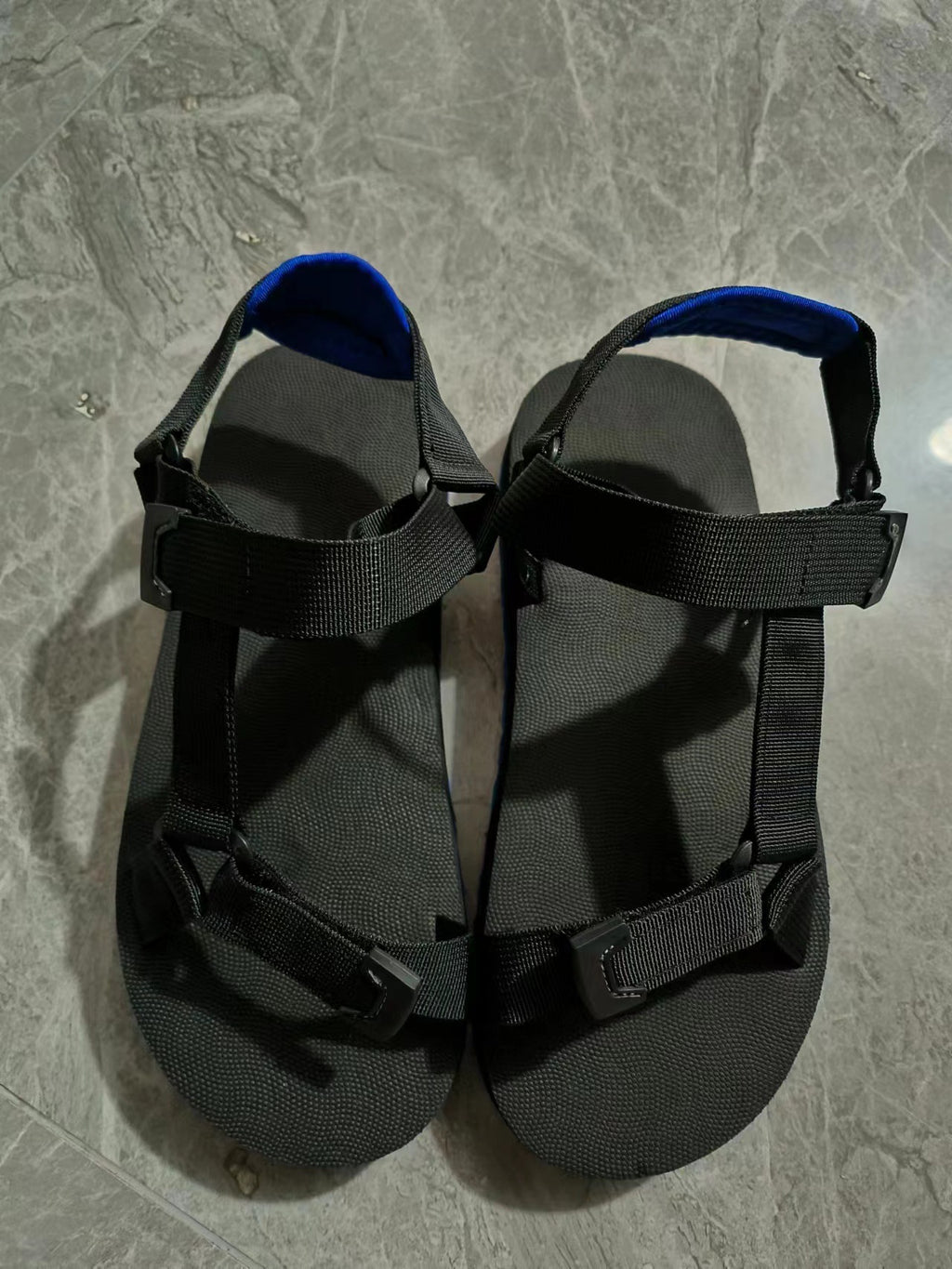 Ethno-Sandalen mit Klettverschluss und dicker Sohle – Bild 16 | LuxeStyle
