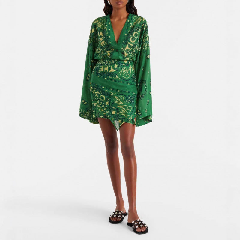 Grüner Blumenprint-Top mit V-Ausschnitt – Bild 4 | LuxeStyle
