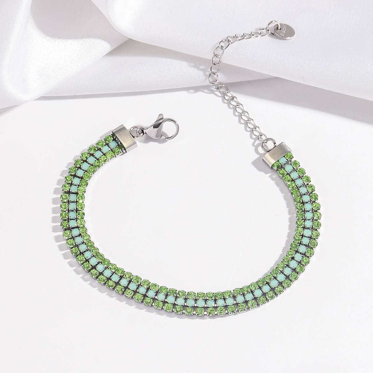 Verstellbares Armband aus Titanstahl – Bild 5 | LuxeStyle