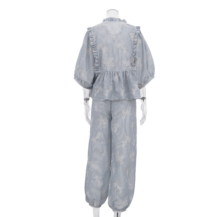 Besticktes Crop Top & weite Hose Set