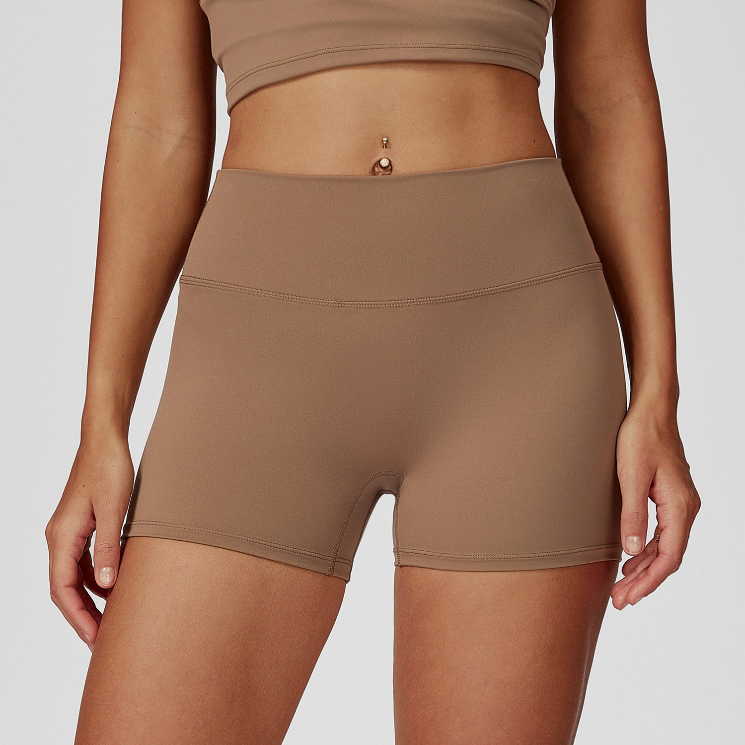 Eng anliegende Yoga-Shorts für Damen