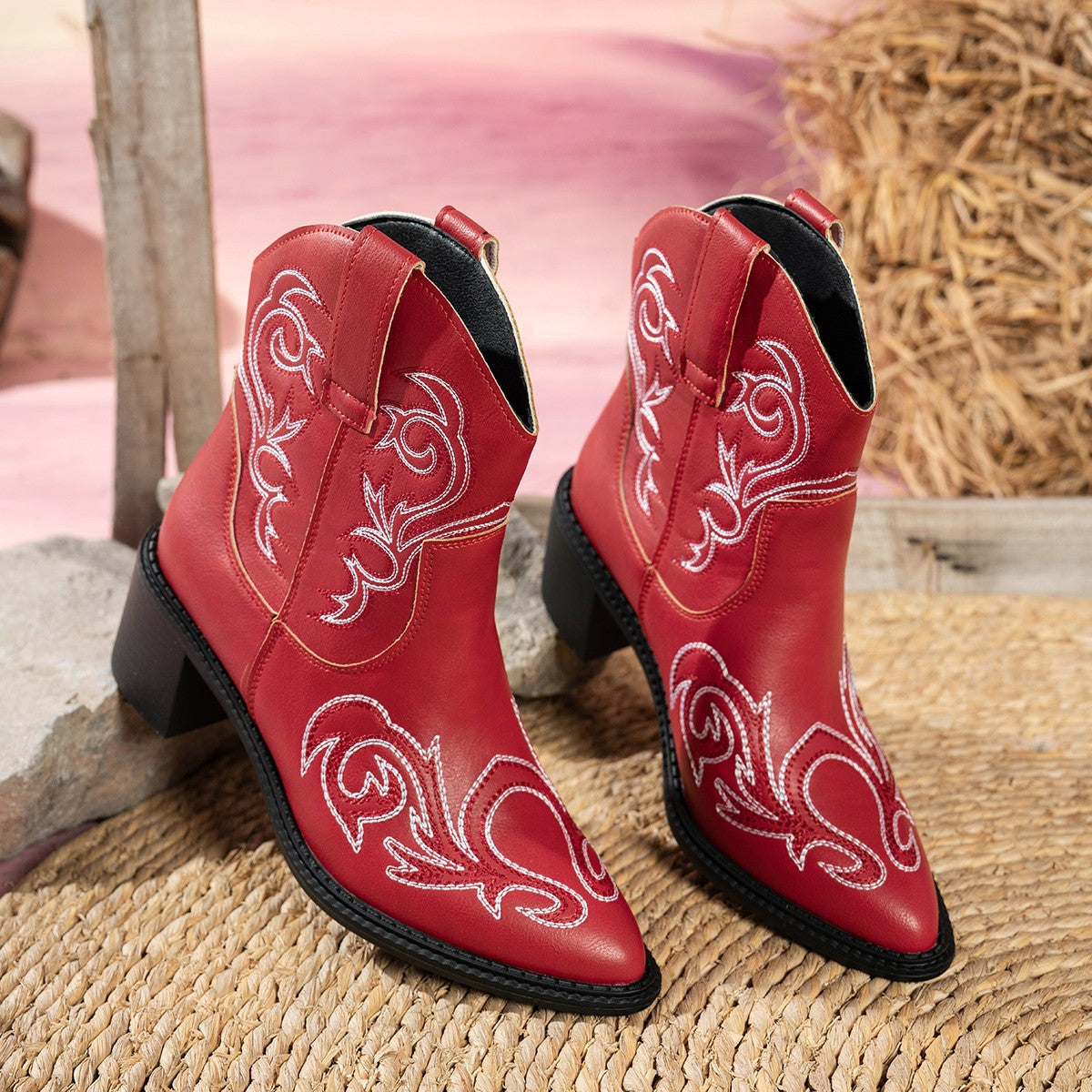 Spitzschuh Totemverzierte Kurzstiefel