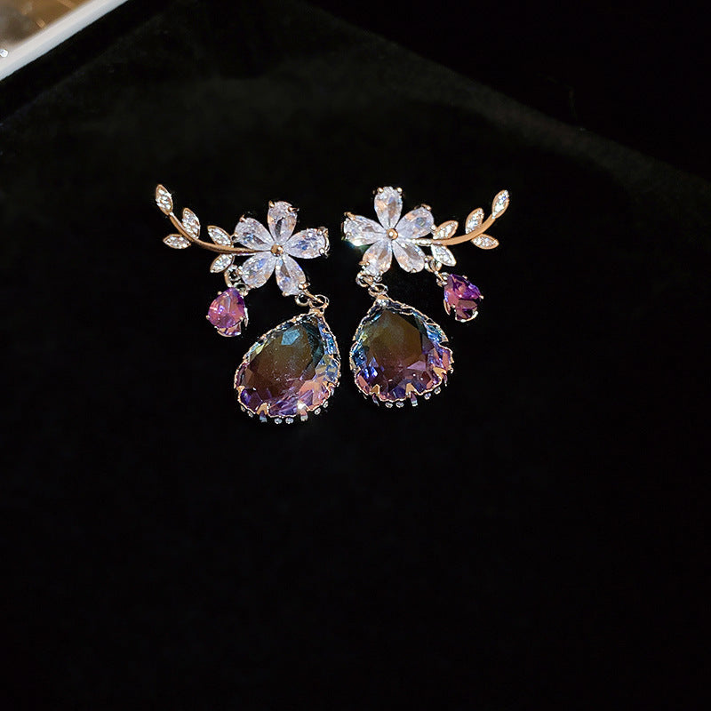 Elegante Kristallblüten-Ohrringe – Ansicht 4