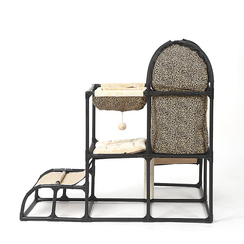 Kletterbaum mit Sisal und Liegeflächen