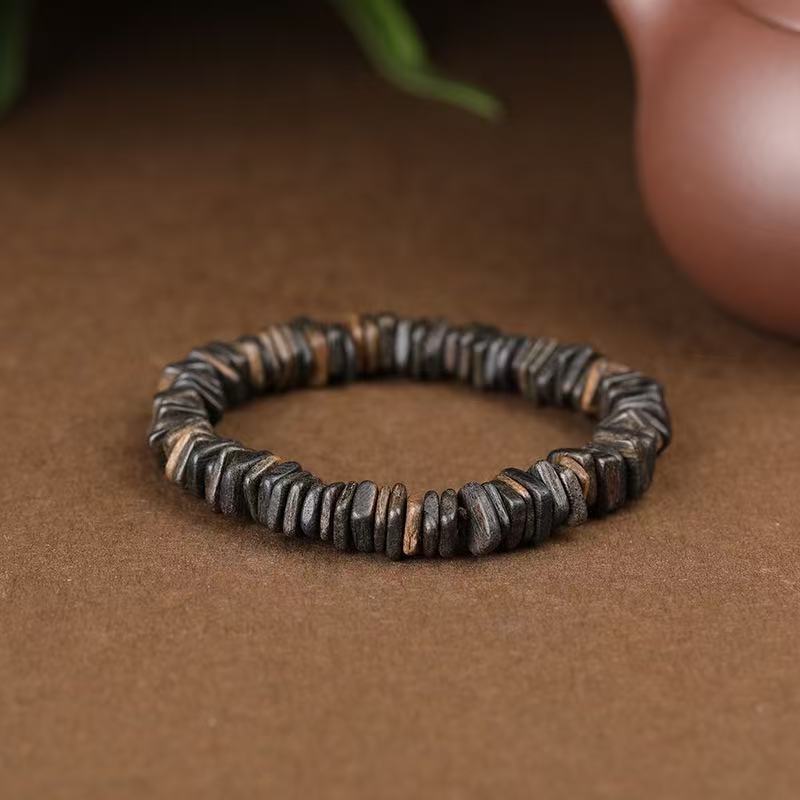 Daragang Agarwood Armband mit Naturperlen – Bild 3 | LuxeStyle