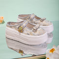 Bestickte Plateau-Mules im Vintage-Stil – Bild 1 | LuxeStyle