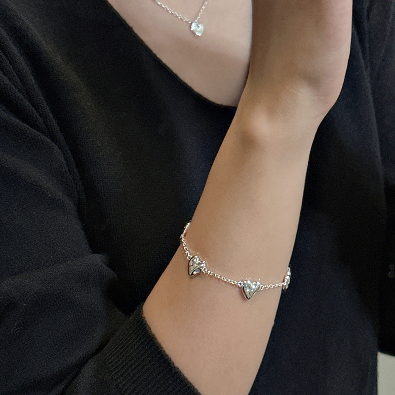 S925 Silber Armband mit strukturiertem Herz – Bild 4 | LuxeStyle