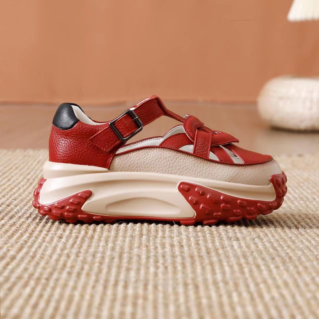 Hohlkehlsandalen mit PU-Lining