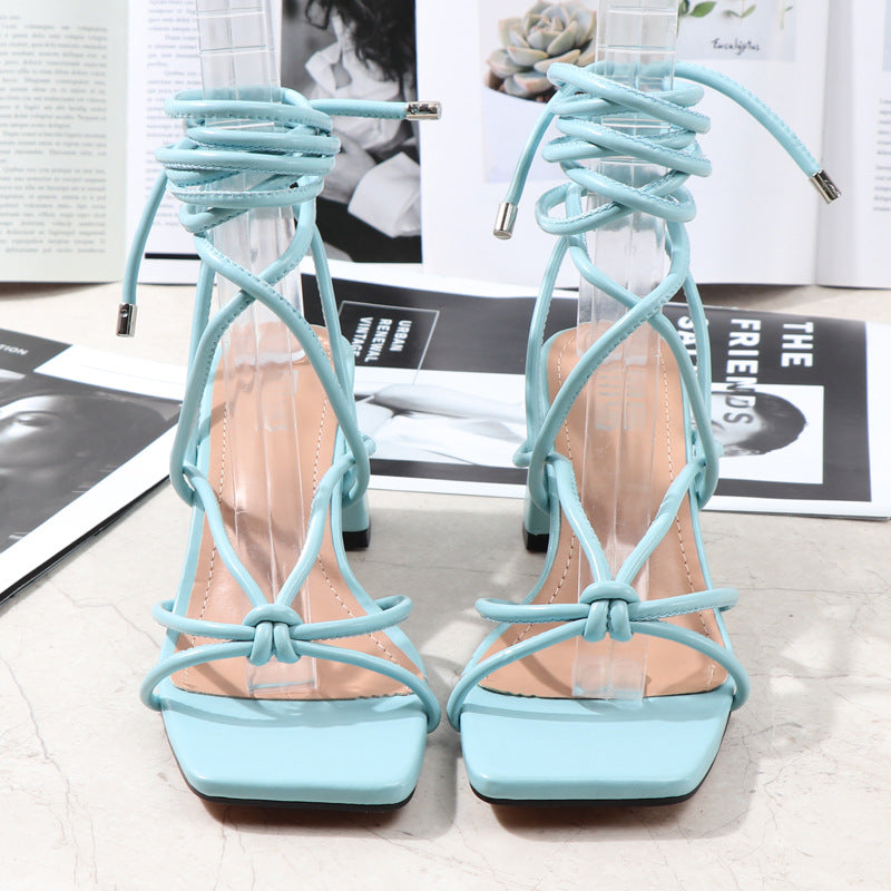 Sandalen mit Riemchen und klobigem Absatz | LuxeStyle