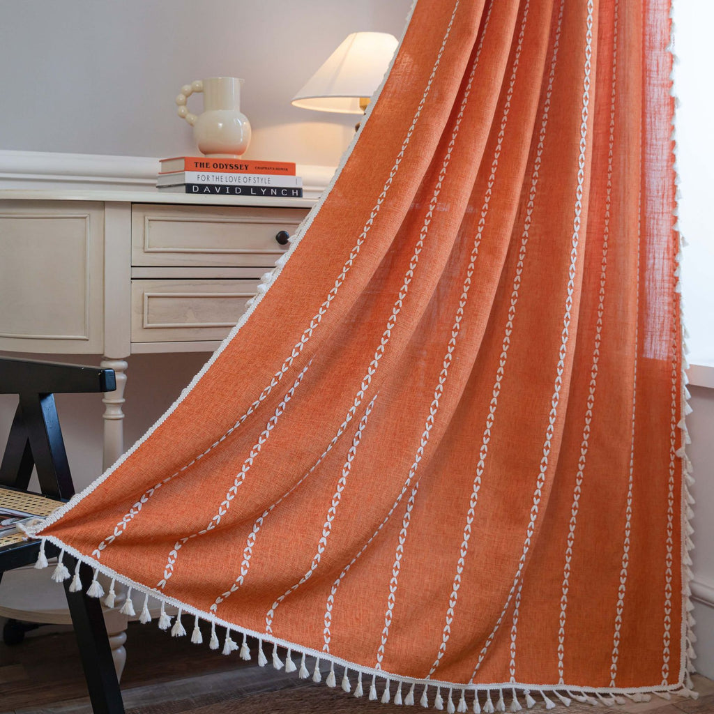 Schwarz-Weiß Jacquard-Vorhang mit Stangen