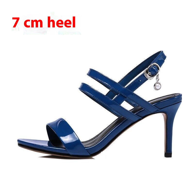 Elegante Leder-Sandalen mit Schnalle – Bild 6 | LuxeStyle
