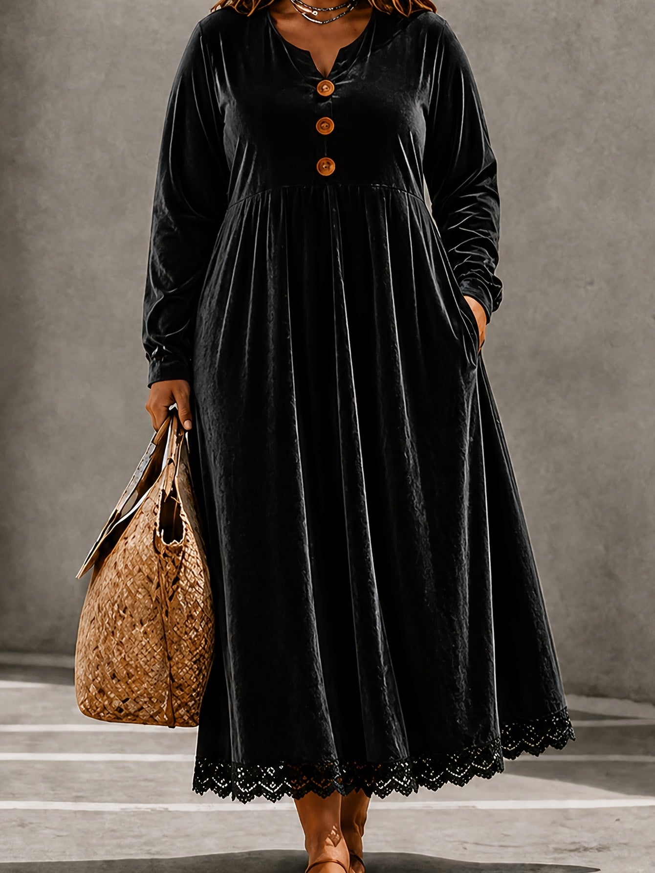 Elegantes Samtkleid mit V-Ausschnitt