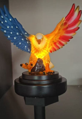 Amerikanischer Adler in Garten