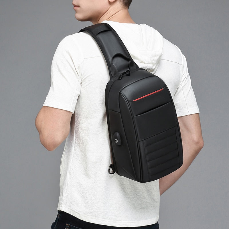 Wasserdichte Brusttasche mit USB-Ladeanschluss – Bild 4 | LuxeStyle