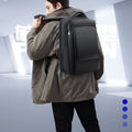 USB Multifunktionsrucksack für Herren – Bild 5 | LuxeStyle