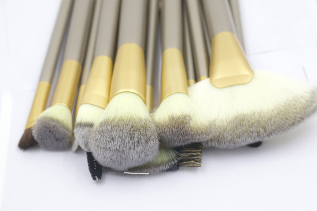 12/18/24 Bürsten-Set – Bild 8 | LuxeStyle