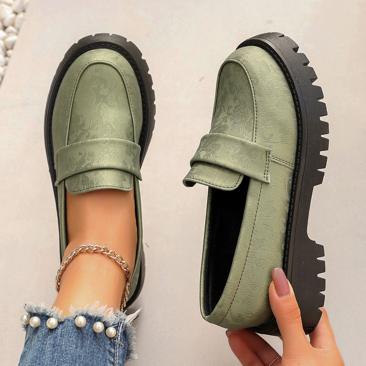 Britische Slip-on Loafer mit Chunky-Absatz