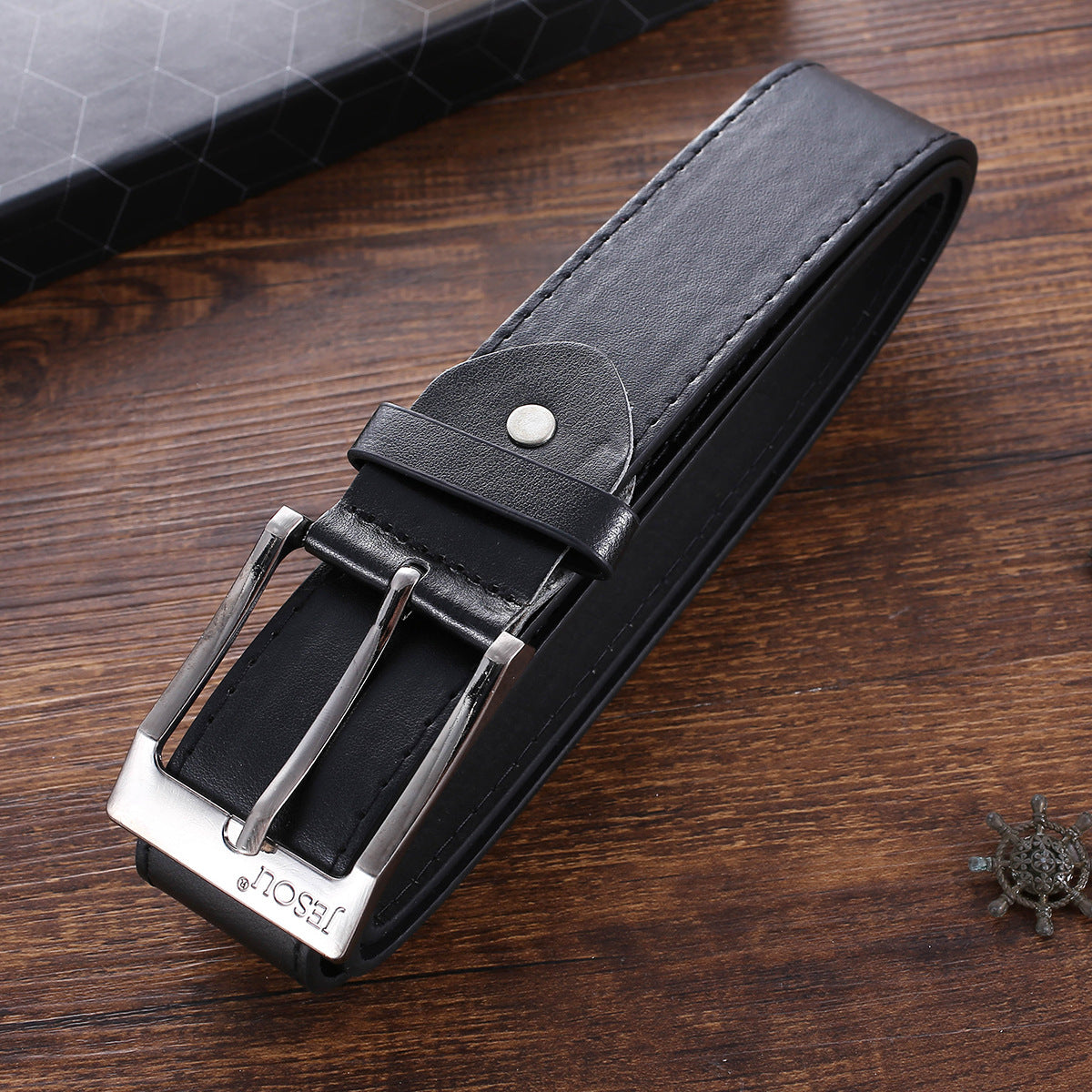 Herren-Geschenkset: Uhr, Gürtel und Brille – Bild 5 | LuxeStyle