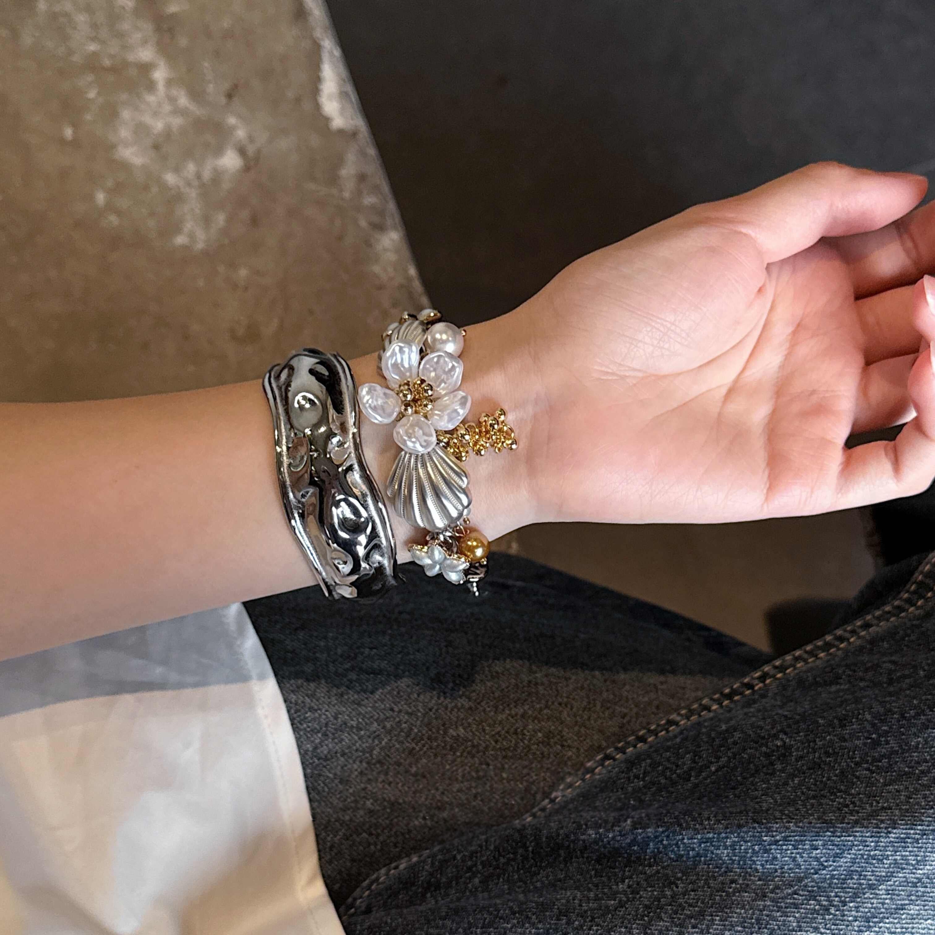 Blumen-Schmuckarmband